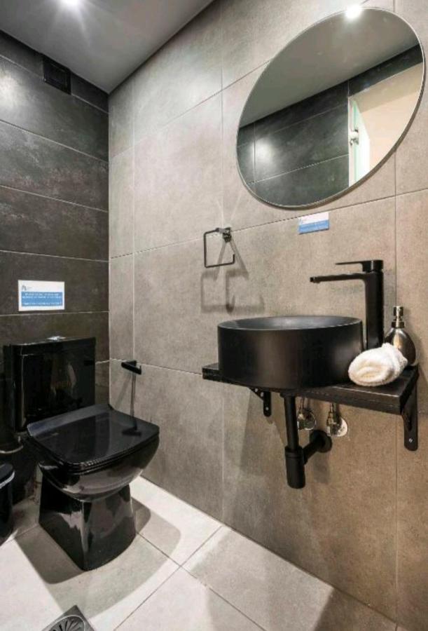 Romantic Jacuzzi Apartment 雅典 外观 照片