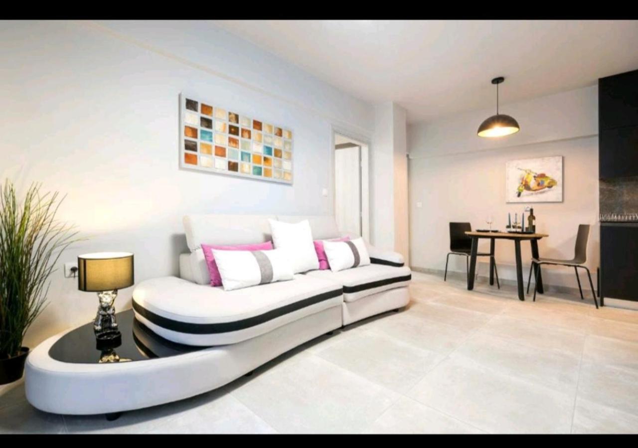 Romantic Jacuzzi Apartment 雅典 外观 照片
