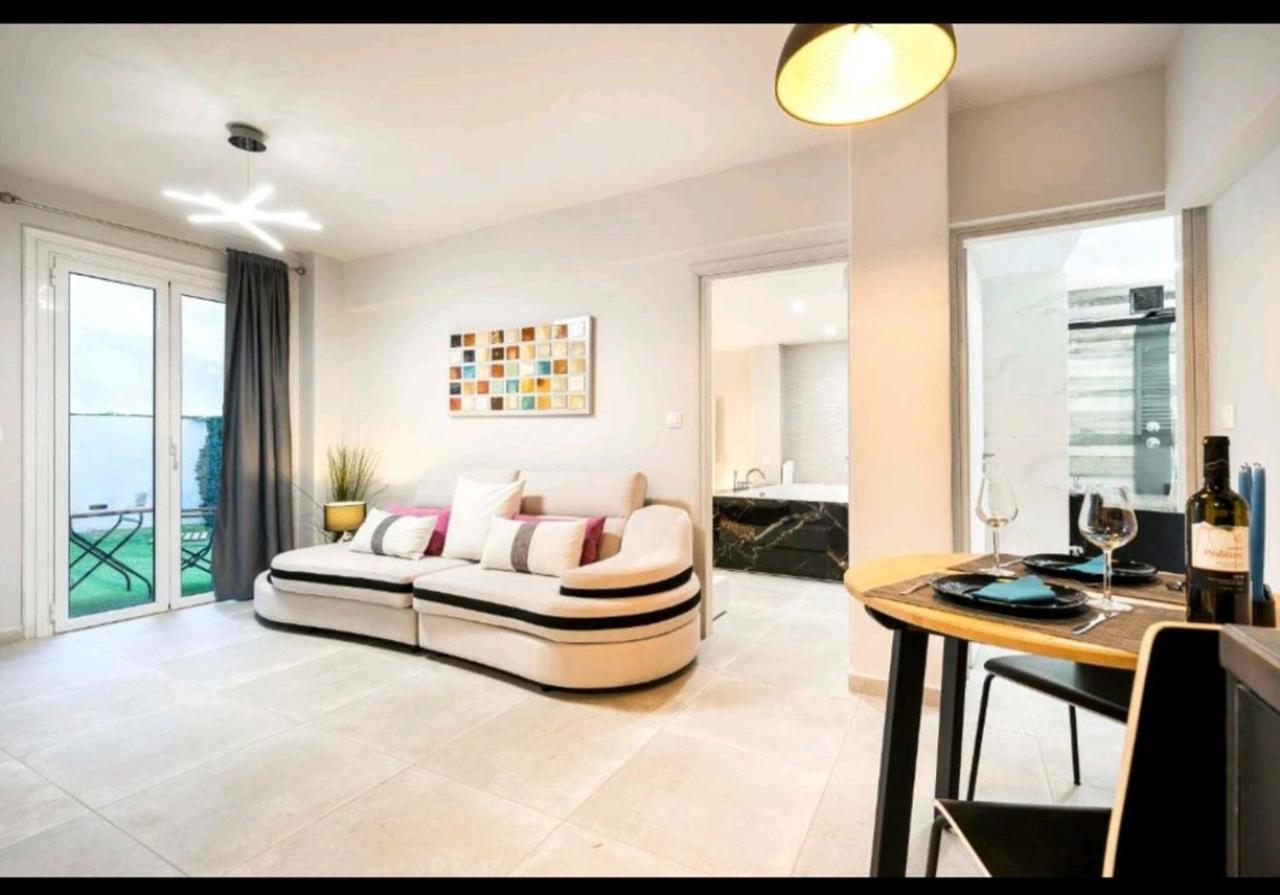 Romantic Jacuzzi Apartment 雅典 外观 照片
